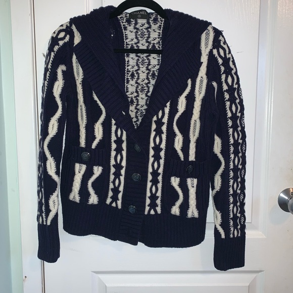 CHANEL Métiers d'Art 2018 Paris-Hamburg Cardigan - Picture 4 of 17